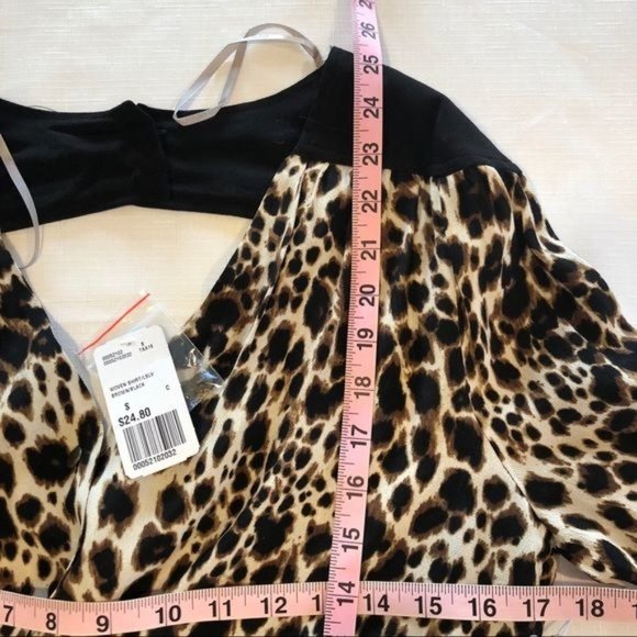 Leopard print long sleeve top with cut out keyhole back - Picture 8 of 11